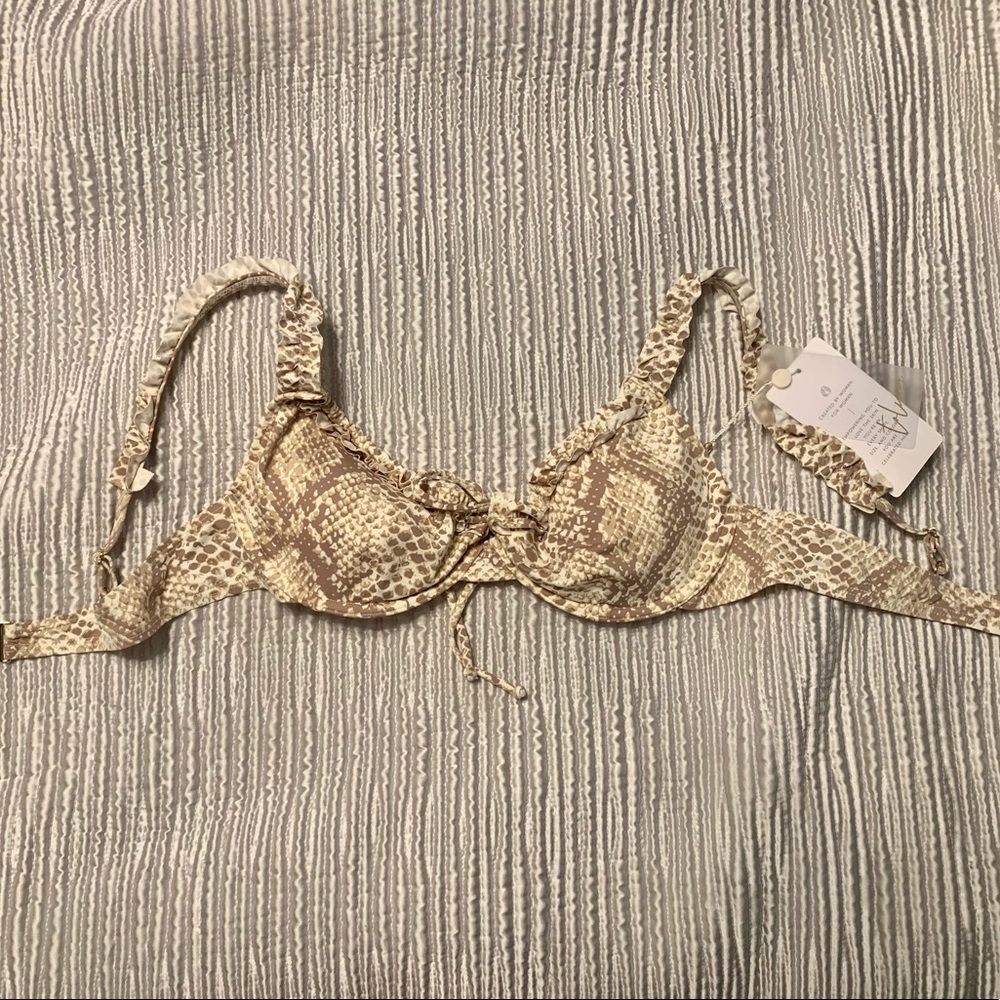 NWT Toluca Angelina Top in Reptilia (M)